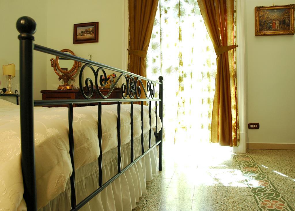 B&B Art Suite Principe Umberto Neapol Pokoj fotografie